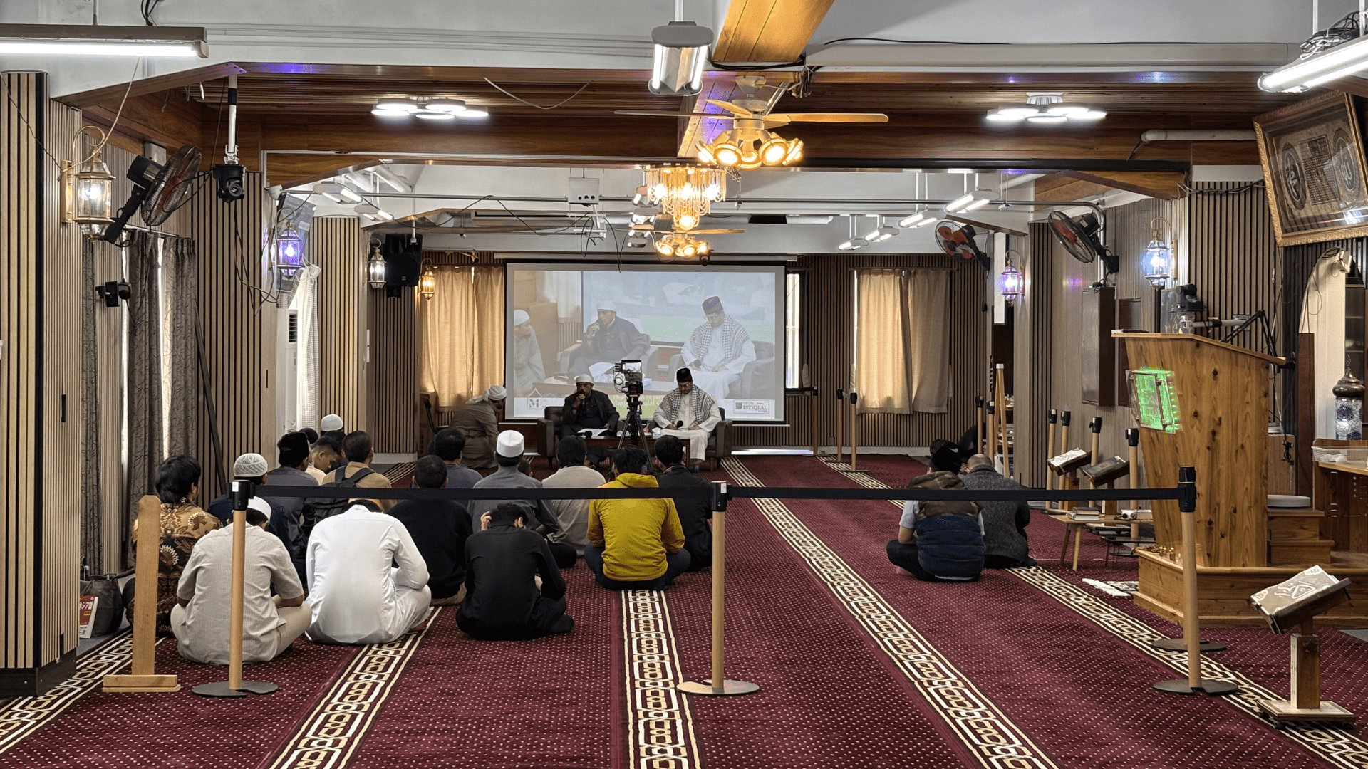 Syekh Fayez mengisi kajian Iman Boost Golden yang dilaksanakan secara hybrid di Masjid Istiqlal Osaka, pada Rabu (6/5).