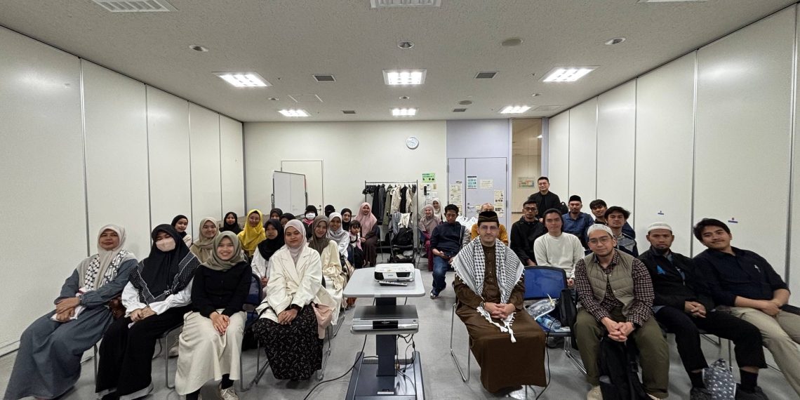Kajian kepalestinaan oleh Syekh Fayez dan Ustadzah Maryam dalam rangkaian roadshow Jepang yang berlangsung dari 4–10 Mei 2026.