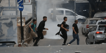 Sejumlah Pelajar Palestina Sesak Napas saat Serbuan Israel