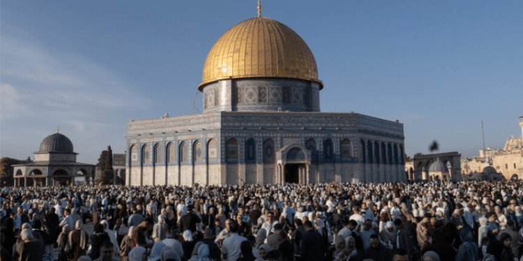Al-Aqsa Dipadati Jemaah Iduladha di Tengah Pembatasan Israel