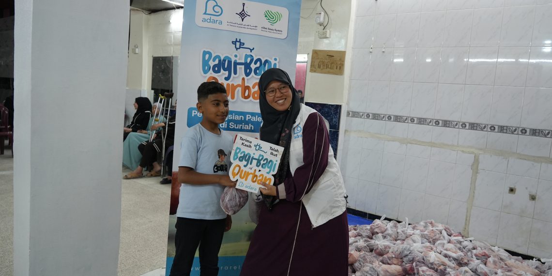 Daging Kurban Hadirkan Harapan bagi Pengungsi Palestina di Suriah