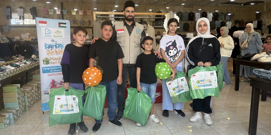 Baju Raya untuk Anak-anak Pengungsi Palestina di Lebanon
