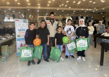 Baju Raya untuk Anak-anak Pengungsi Palestina di Lebanon