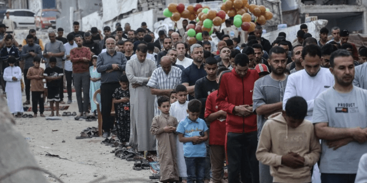 Israel Masih Membombardir Gaza Saat Iduladha