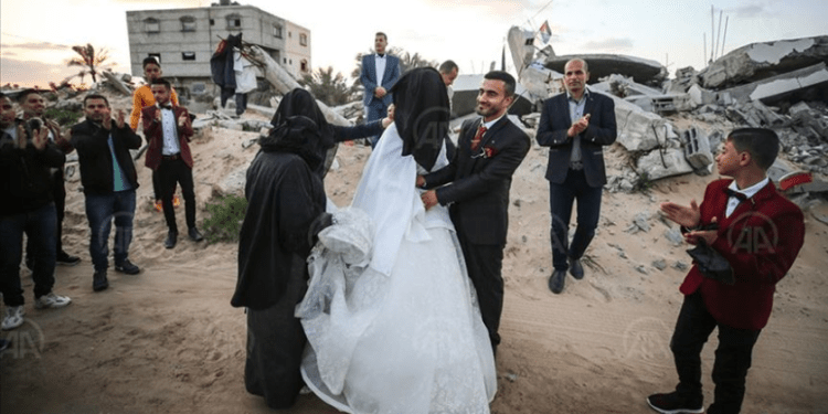 Pernikahan di Gaza: Tantangan Berlapis di Tengah Bayang-Bayang Genosida