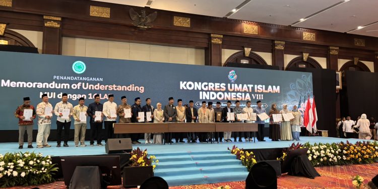 Adara Relief International menjadi salah satu dari 16 lembaga zakat dan filantropi yang menandatangani MoU bersama ISDF MUI dalam rangkaian Kongres Umat Islam Indonesia (KUII) VIII Tahun 2026 di Hotel Bidakara (24/7).