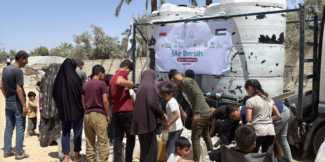 Bantuan Air Bersih untuk Ribuan Warga Gaza di Deir Balah