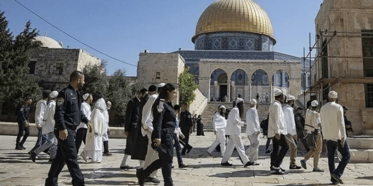 Pemukim Israel Kembali Serbu Masjid Al-Aqsa dan Sekolah Palestina di Yerusalem Timur