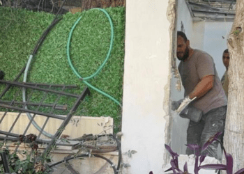 Warga Al-Quds Dipaksa Bongkar Rumah Mereka