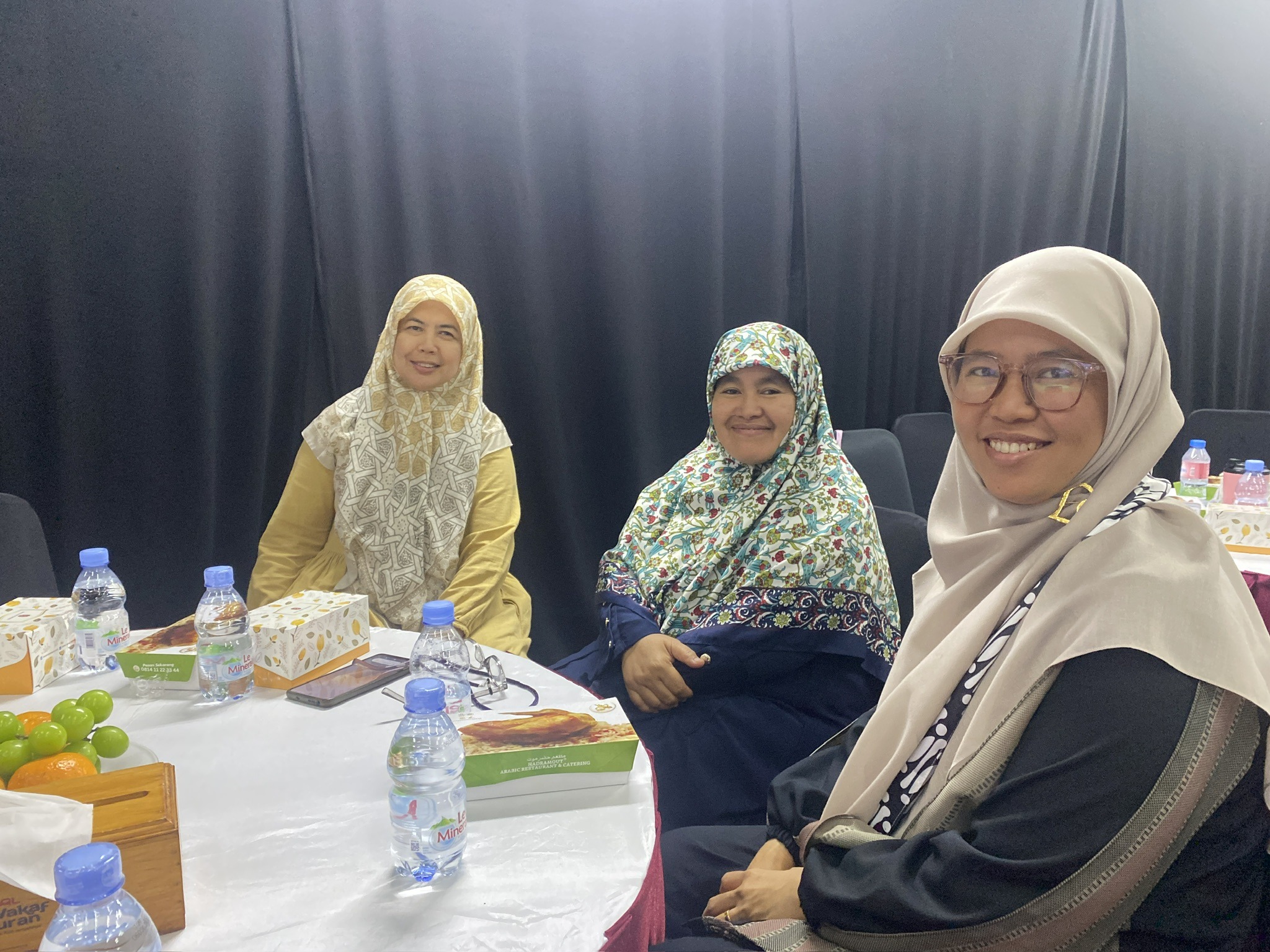 Maryam Rchmayani, Maimon Herawati, dan Latifah Hariawati