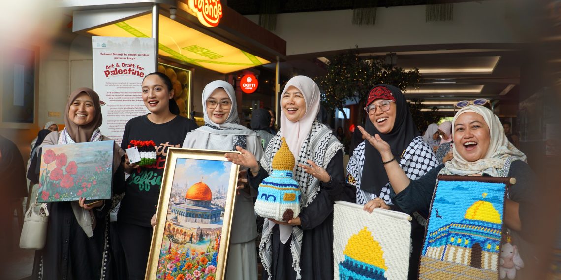 Adara Relief International gelar Art and Craft for Palestine di Pasaraya Blok M pada Sabtu (22/8).