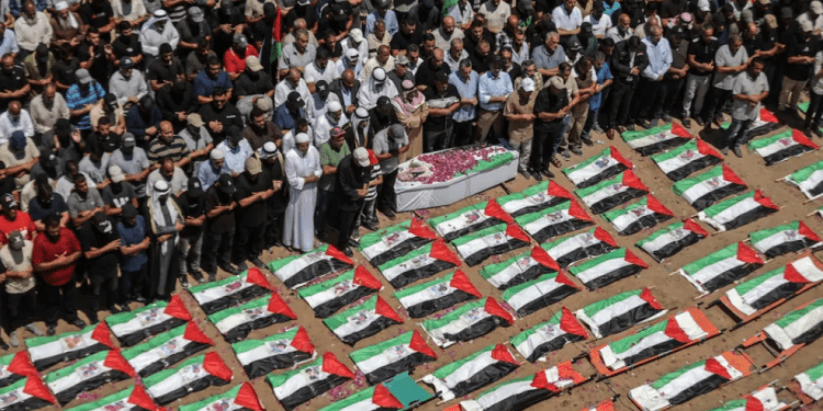 Pemakaman Massal 112 Warga Gaza Ungkap Luka Lama, Ribuan Korban Masih Hilang