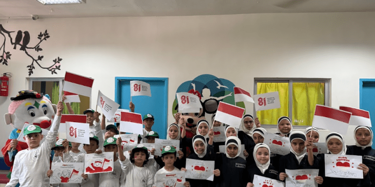 Para penghafal Palestina merayakan HUT ke-81 RI di markaz Al-Qur'an binaan Sahabat Adara.