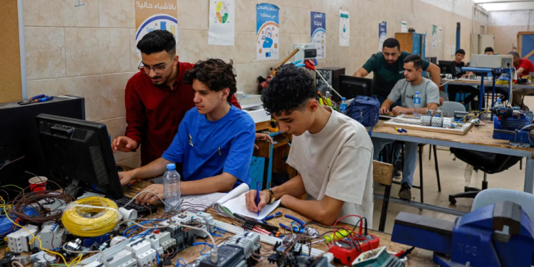 Sekolah UNRWA Kembali Dibuka bagi Puluhan Ribu Siswa Palestina