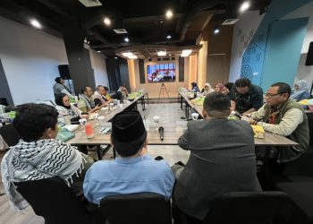 Direktur Fundraising Adara Relief International, Indah Kurniati, menghadiri Focus Group Discussion (FGD) CRESWELL UI bersama Dompet Dhuafa, Jumat (18/9).