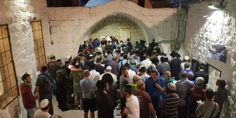 Pemukim Israel Serbu Makam Yusuf di Nablus, Sekolah Terpaksa Libur